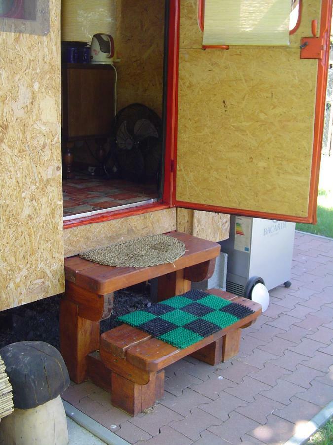 Karavan Štúrovo Extérieur photo