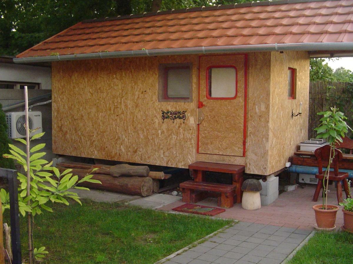 Karavan Štúrovo Extérieur photo